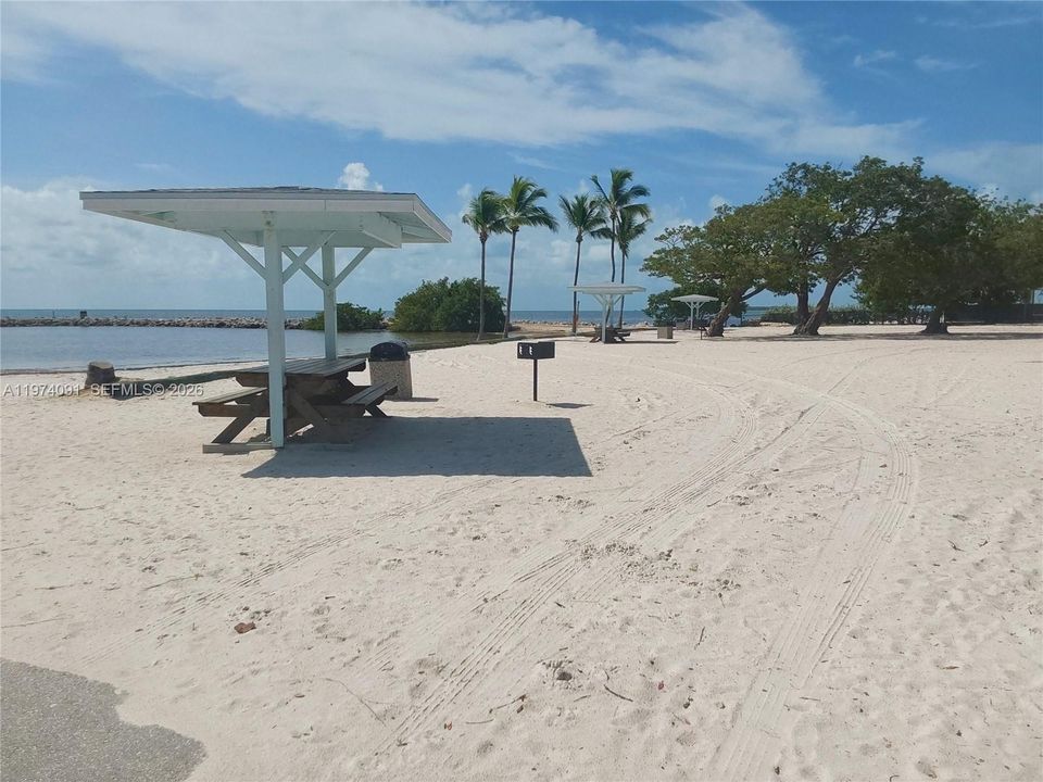 Vendido Recientemente: $275,000 (0.12 acres)