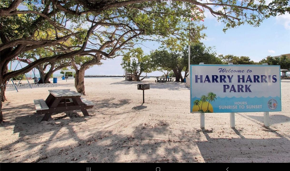 Vendido Recientemente: $275,000 (0.12 acres)