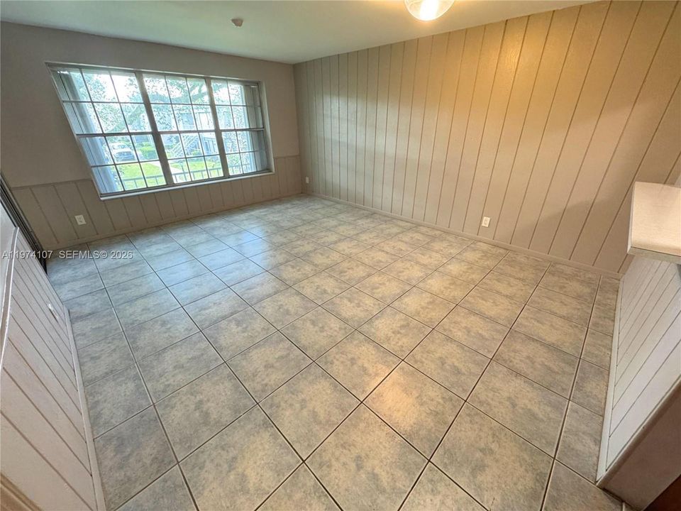 En Venta: $219,900 (3 camas, 2 baños, 1358 Pies cuadrados)
