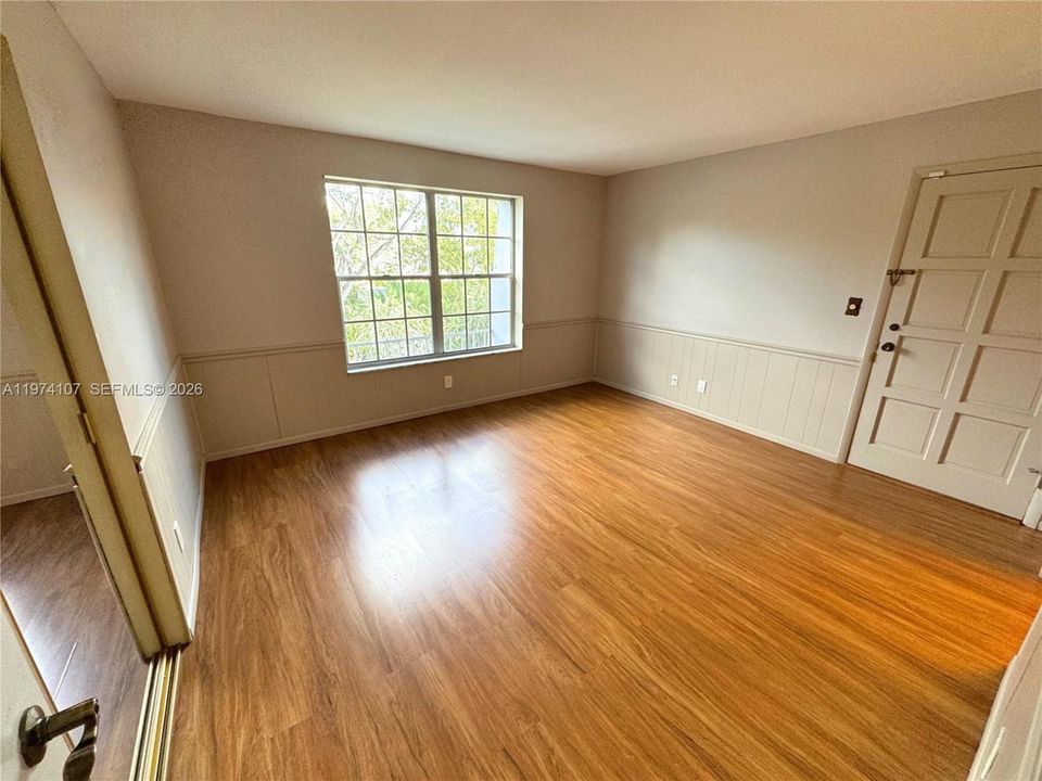 En Venta: $219,900 (3 camas, 2 baños, 1358 Pies cuadrados)