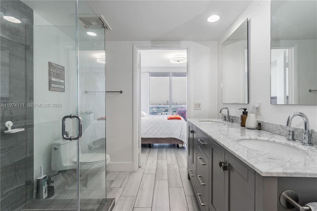 For Sale: $885,000 (2 beds, 2 baths, 1322 Square Feet)