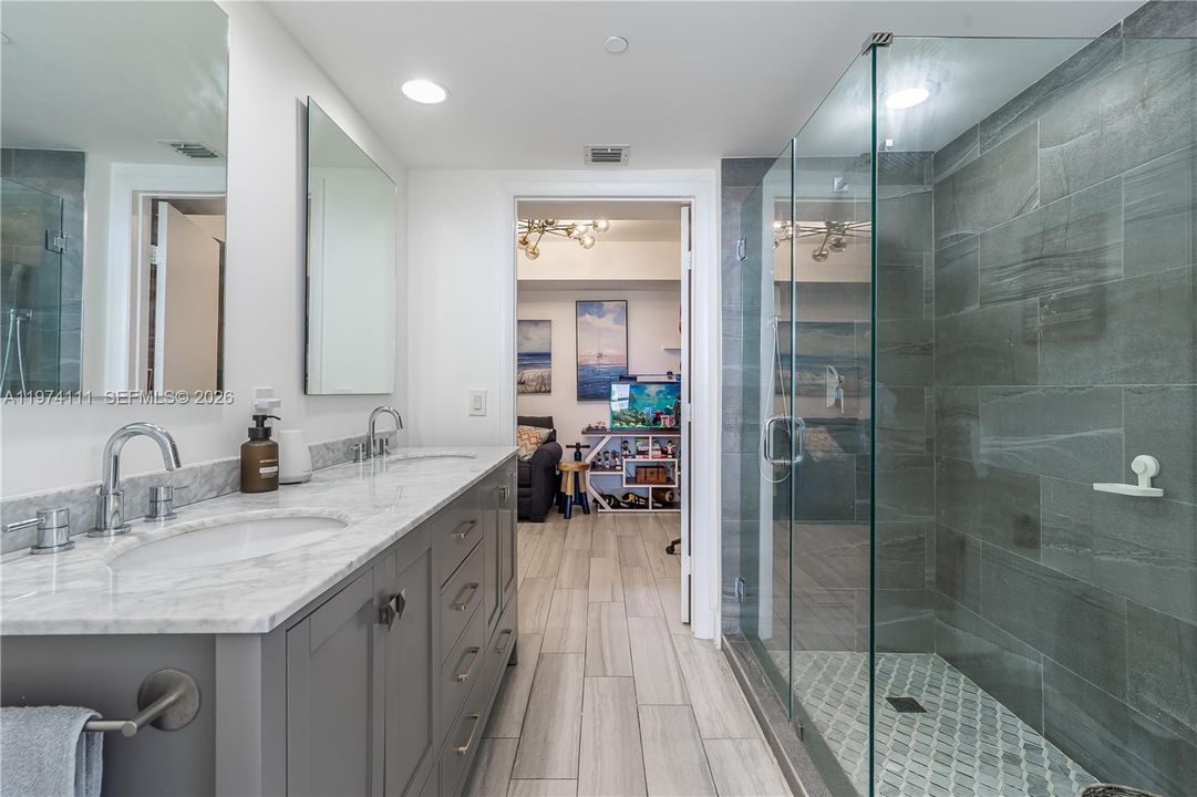 For Sale: $885,000 (2 beds, 2 baths, 1322 Square Feet)