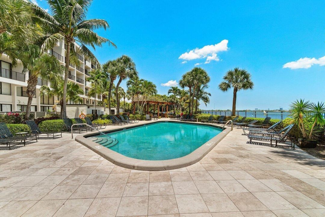 027-1830EmbassyDrive-401-WestPalmBeach-F
