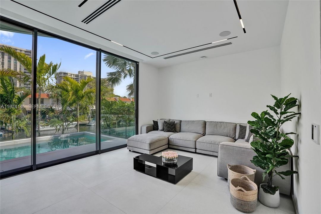 For Sale: $6,495,000 (4 beds, 4 baths, 4938 Square Feet)