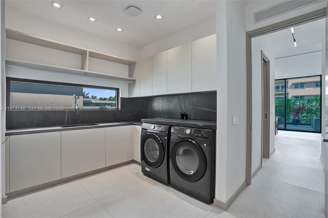 For Sale: $6,495,000 (4 beds, 4 baths, 4938 Square Feet)
