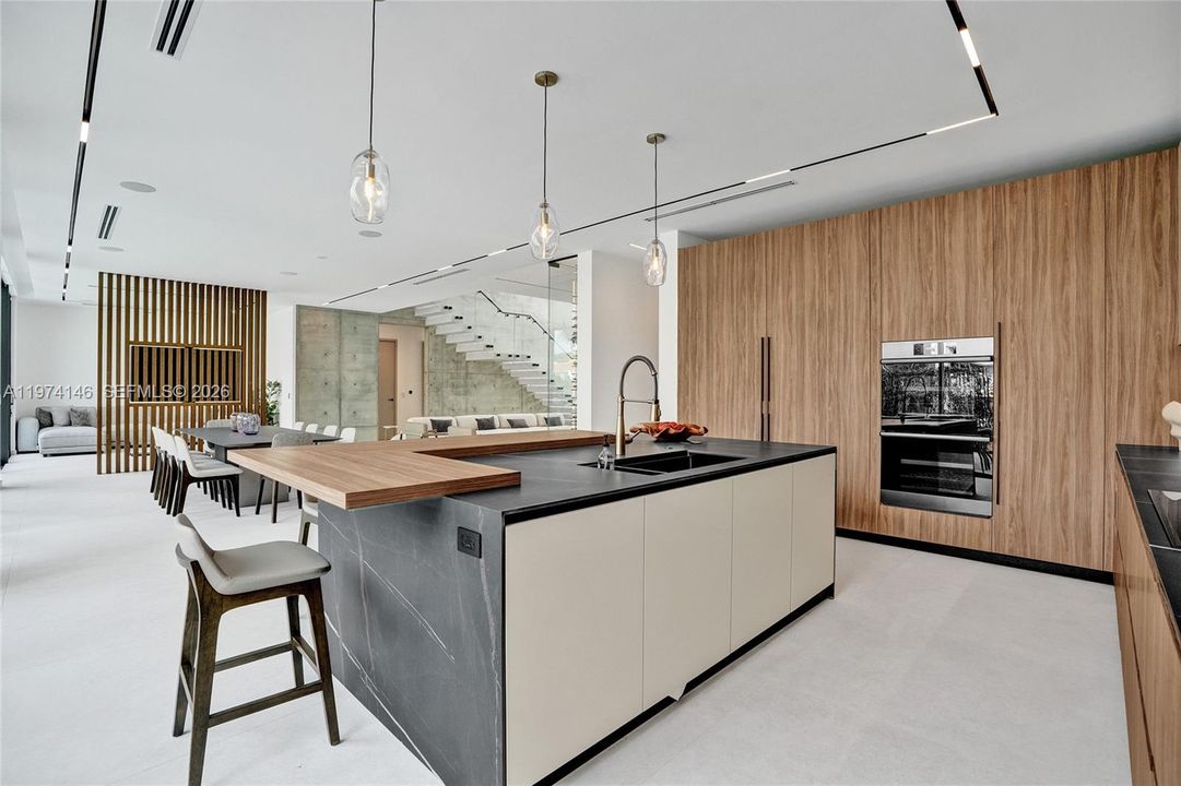 For Sale: $6,495,000 (4 beds, 4 baths, 4938 Square Feet)