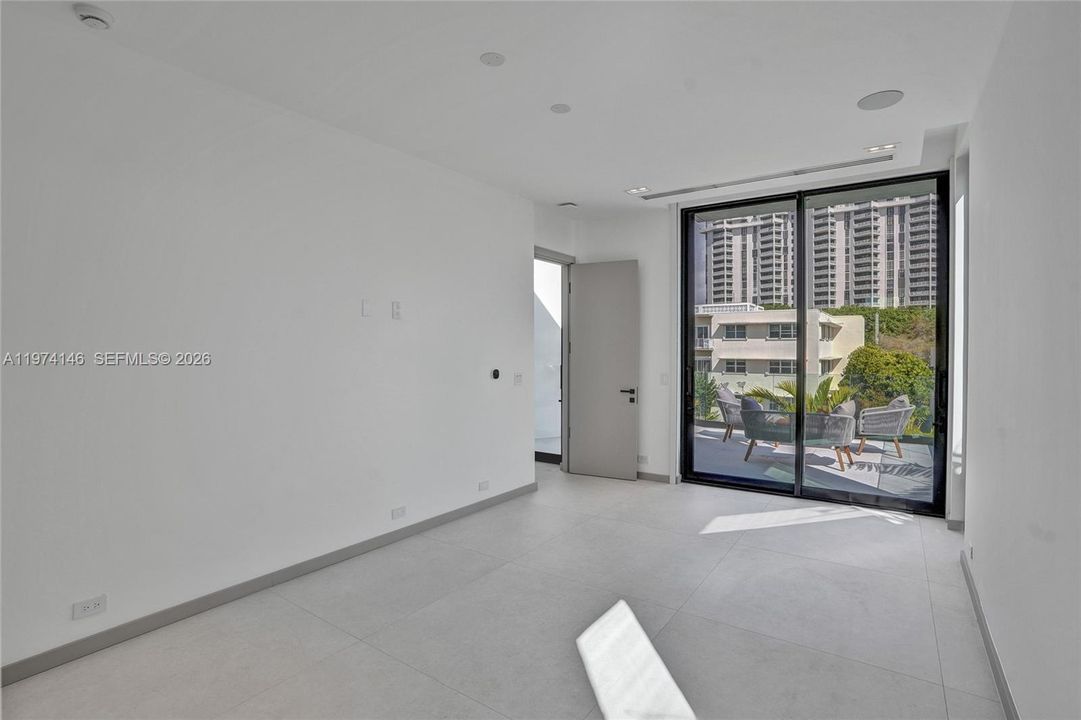 For Sale: $6,495,000 (4 beds, 4 baths, 4938 Square Feet)