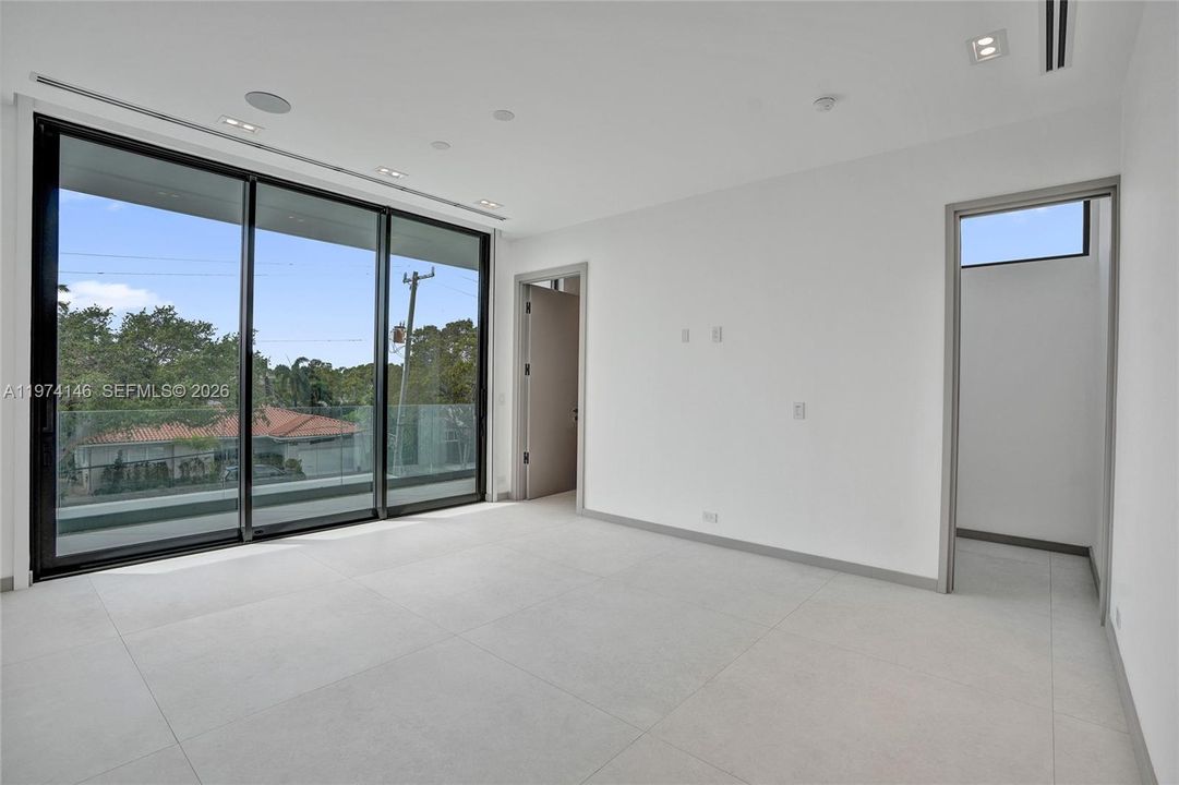 For Sale: $6,495,000 (4 beds, 4 baths, 4938 Square Feet)