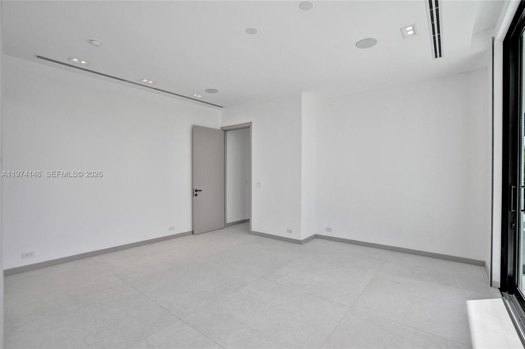 For Sale: $6,495,000 (4 beds, 4 baths, 4938 Square Feet)