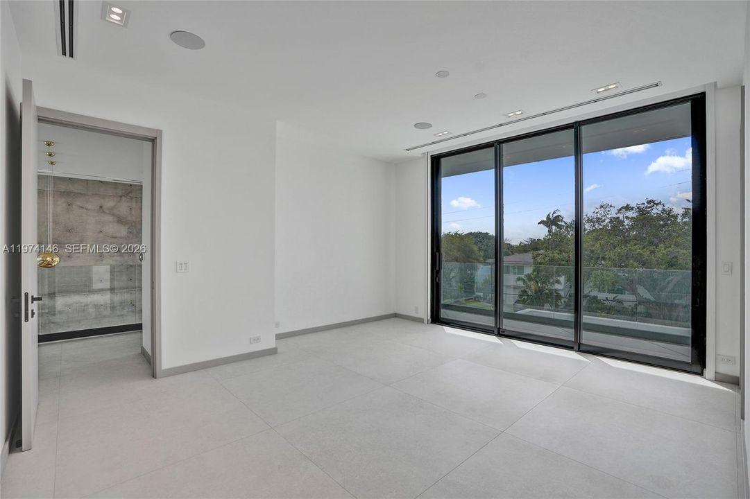 For Sale: $6,495,000 (4 beds, 4 baths, 4938 Square Feet)