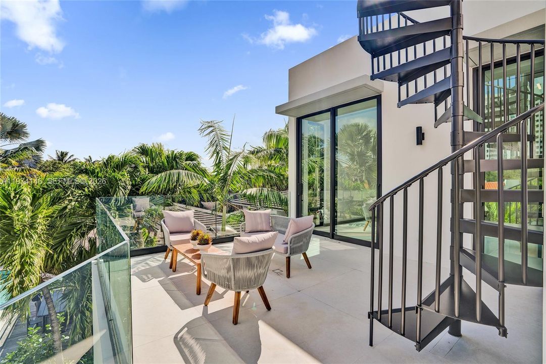 For Sale: $6,495,000 (4 beds, 4 baths, 4938 Square Feet)