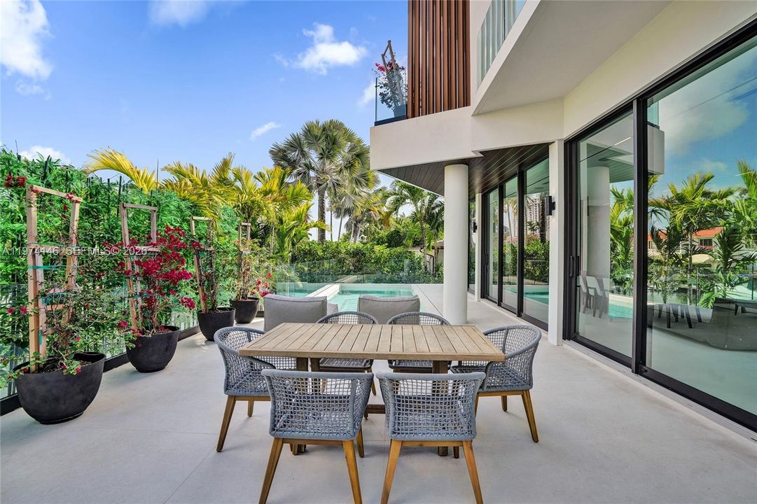 For Sale: $6,495,000 (4 beds, 4 baths, 4938 Square Feet)