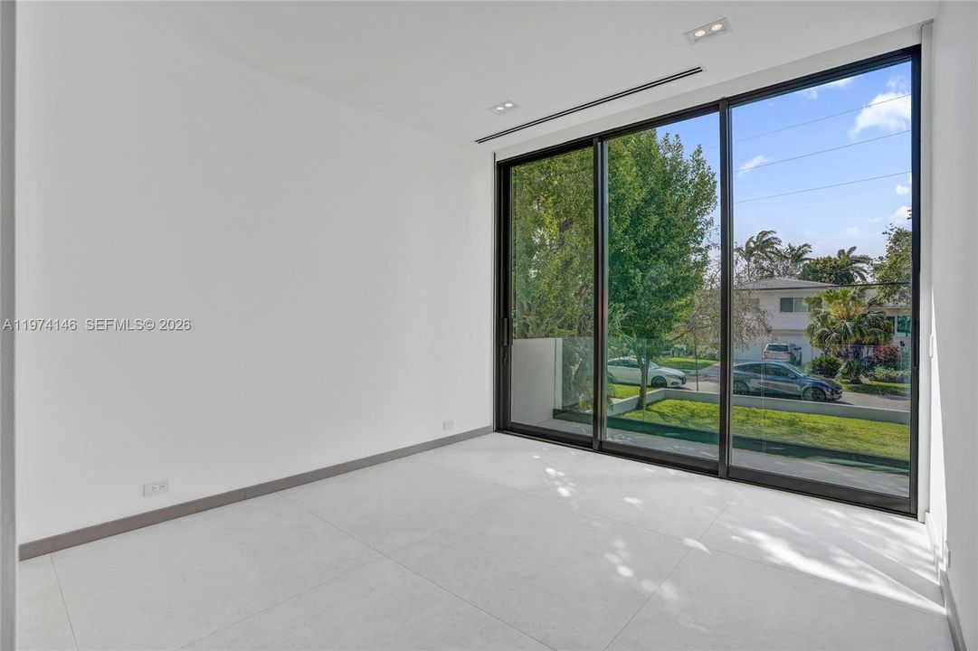 For Sale: $6,495,000 (4 beds, 4 baths, 4938 Square Feet)