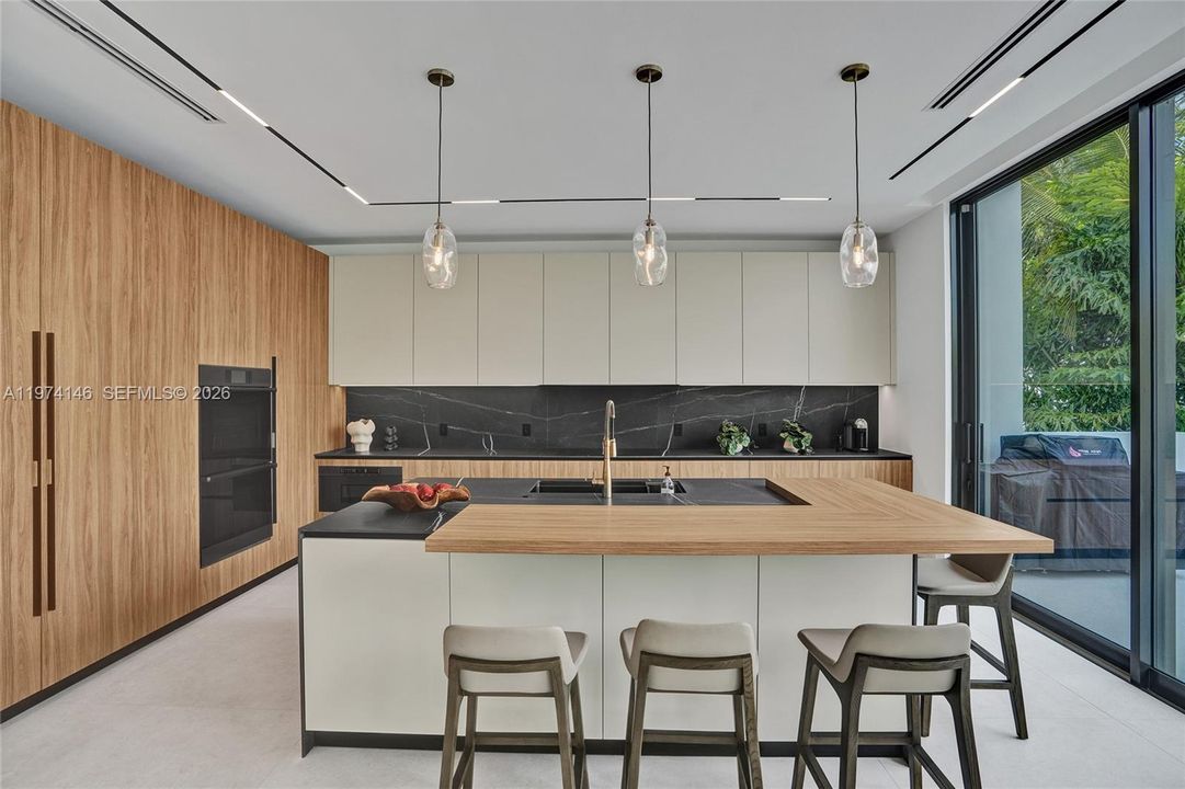 For Sale: $6,495,000 (4 beds, 4 baths, 4938 Square Feet)