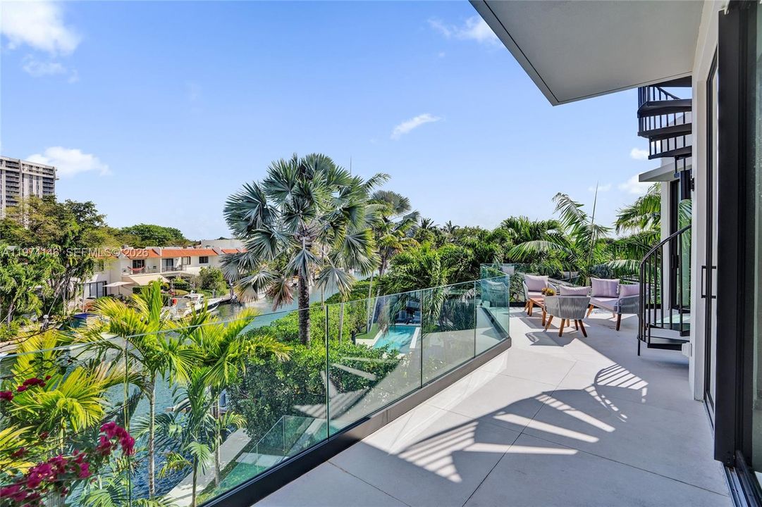 For Sale: $6,495,000 (4 beds, 4 baths, 4938 Square Feet)