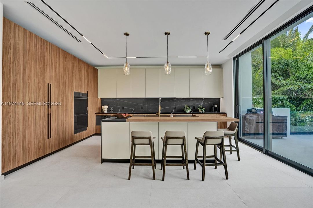 For Sale: $6,495,000 (4 beds, 4 baths, 4938 Square Feet)