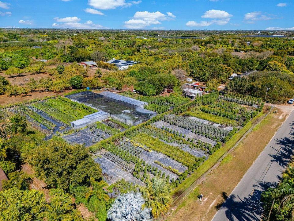合同活跃: $1,600,000 (5.00 acres)