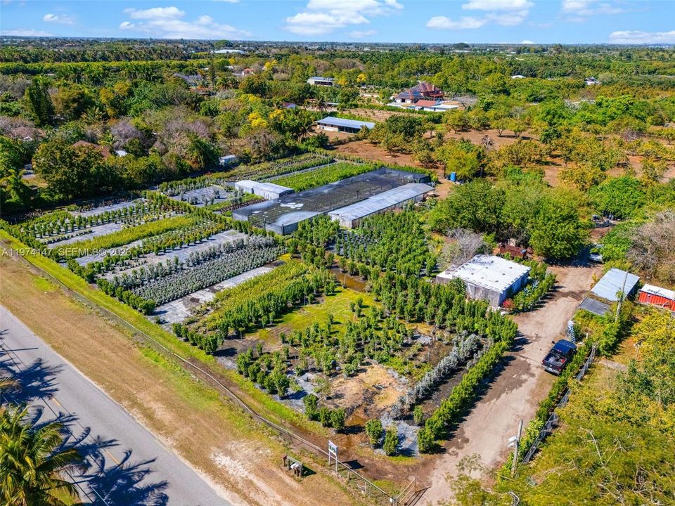 合同活跃: $1,600,000 (5.00 acres)
