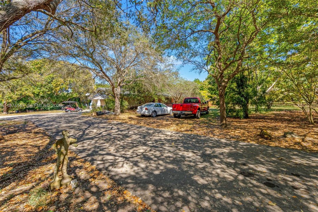 合同活跃: $1,600,000 (5.00 acres)