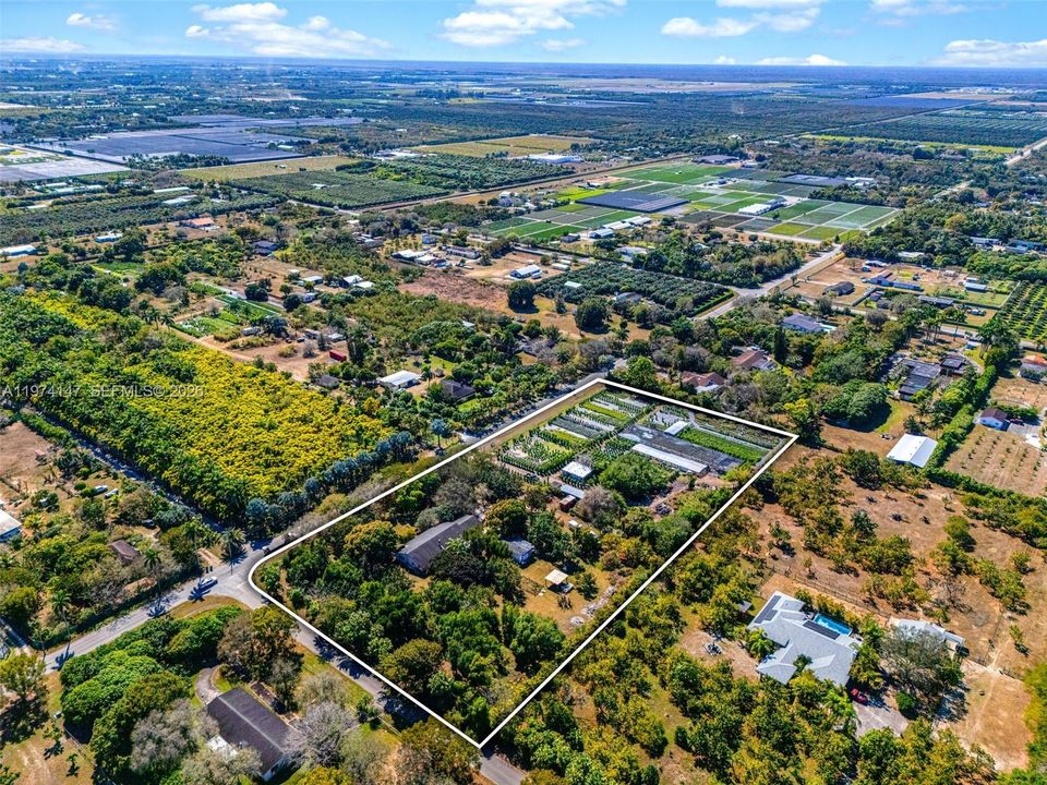 合同活跃: $1,600,000 (5.00 acres)