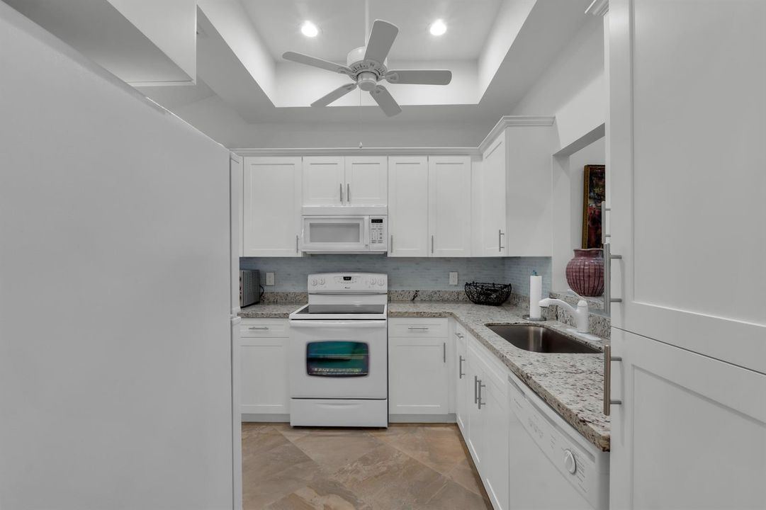 10980 Lake Front Pl 18