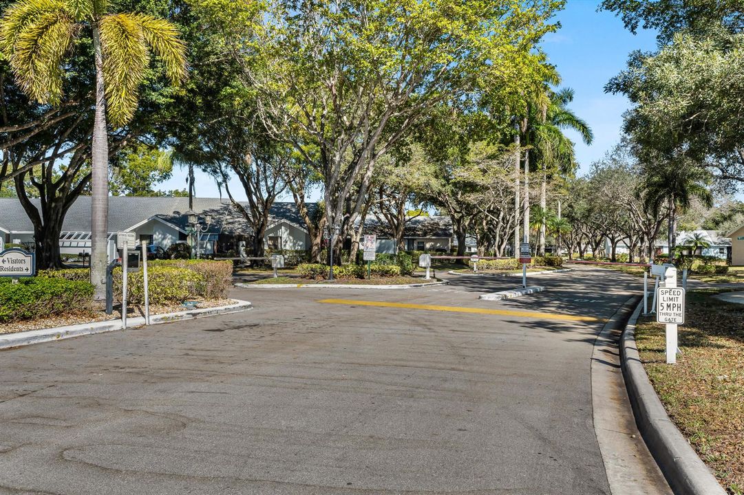 10980 Lake Front Pl 34