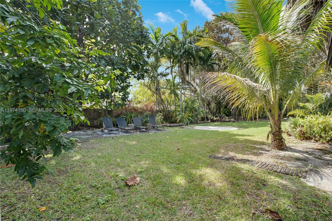 For Sale: $2,650,000 (5 beds, 5 baths, 3282 Square Feet)