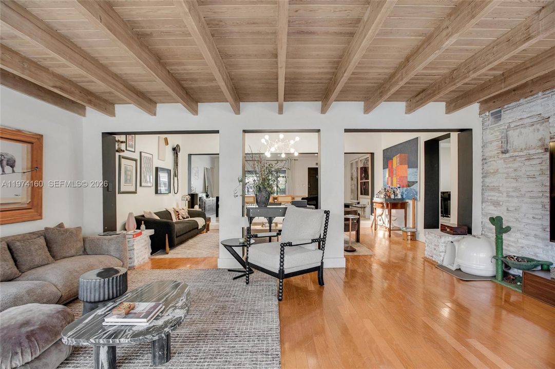 For Sale: $2,650,000 (5 beds, 5 baths, 3282 Square Feet)