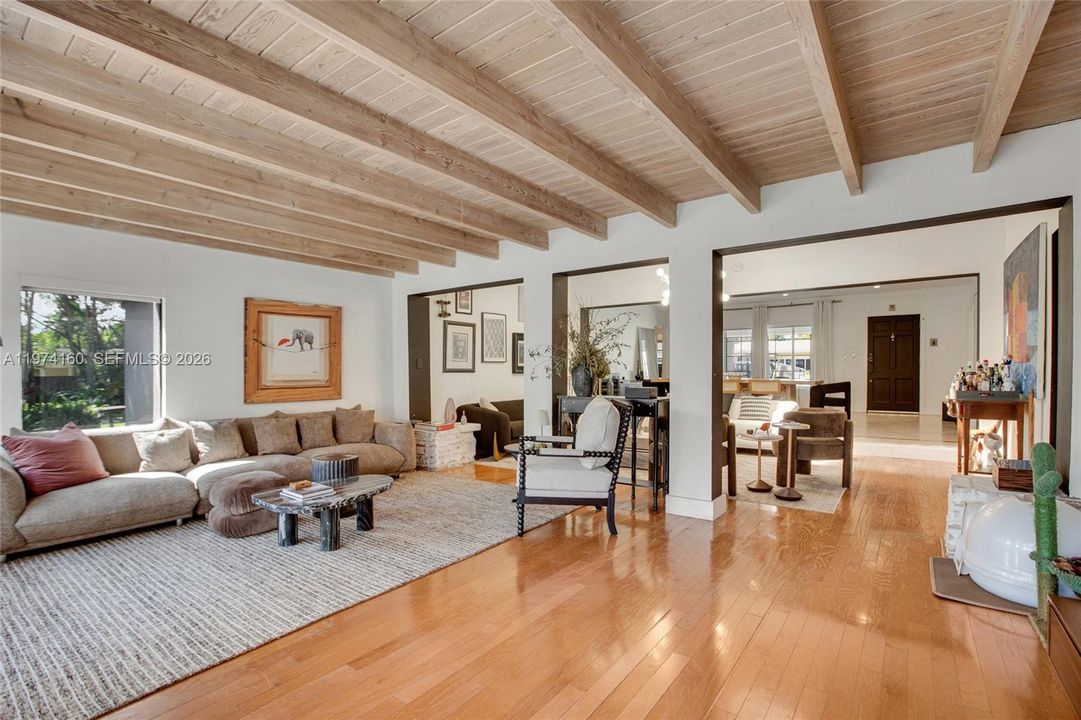 For Sale: $2,650,000 (5 beds, 5 baths, 3282 Square Feet)