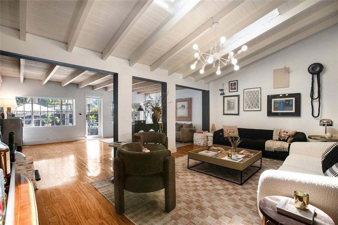 For Sale: $2,650,000 (5 beds, 5 baths, 3282 Square Feet)