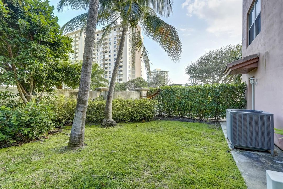 For Sale: $665,000 (2 beds, 2 baths, 1724 Square Feet)