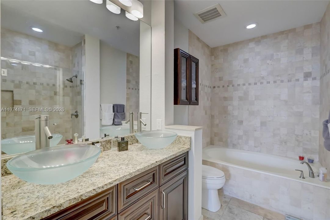 For Sale: $665,000 (2 beds, 2 baths, 1724 Square Feet)