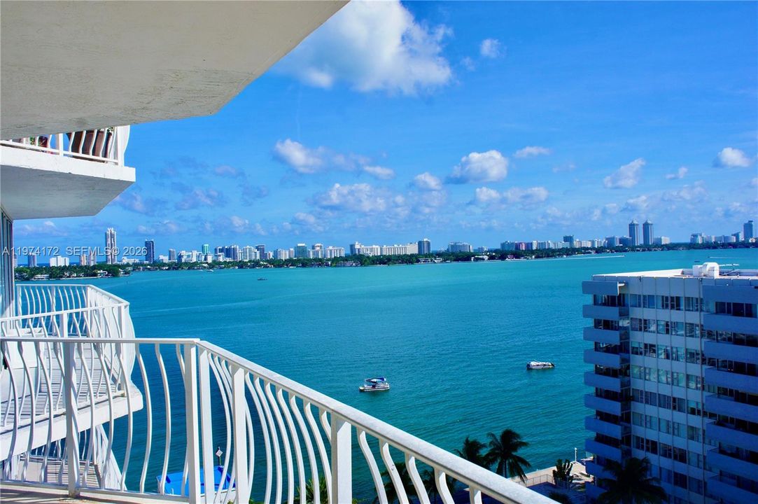 For Sale: $440,000 (2 beds, 2 baths, 1030 Square Feet)
