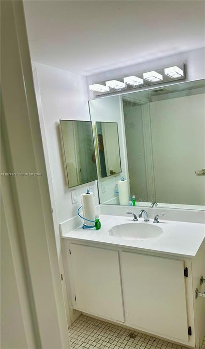 For Sale: $440,000 (2 beds, 2 baths, 1030 Square Feet)