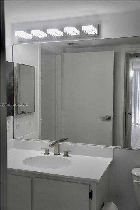 For Sale: $440,000 (2 beds, 2 baths, 1030 Square Feet)