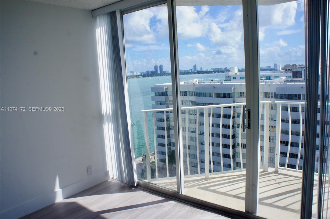 For Sale: $440,000 (2 beds, 2 baths, 1030 Square Feet)
