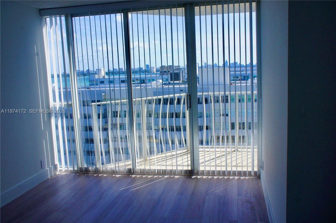 For Sale: $440,000 (2 beds, 2 baths, 1030 Square Feet)