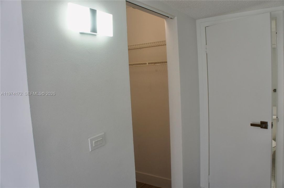 For Sale: $440,000 (2 beds, 2 baths, 1030 Square Feet)