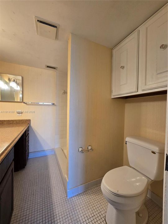 For Sale: $129,000 (2 beds, 2 baths, 1090 Square Feet)