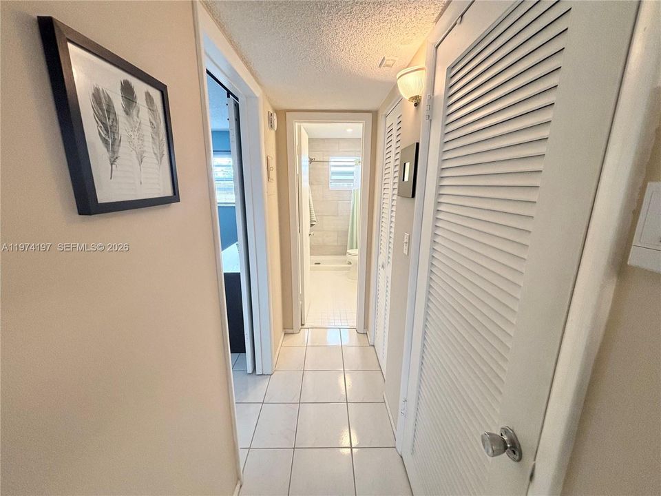 待售: $108,000 (1 贝兹, 1 浴室, 720 平方英尺)