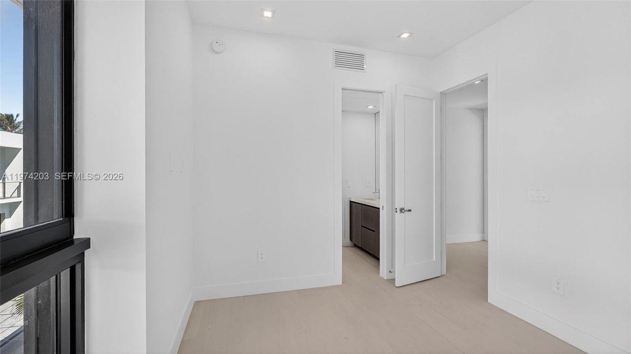 For Sale: $990,000 (3 beds, 2 baths, 2040 Square Feet)