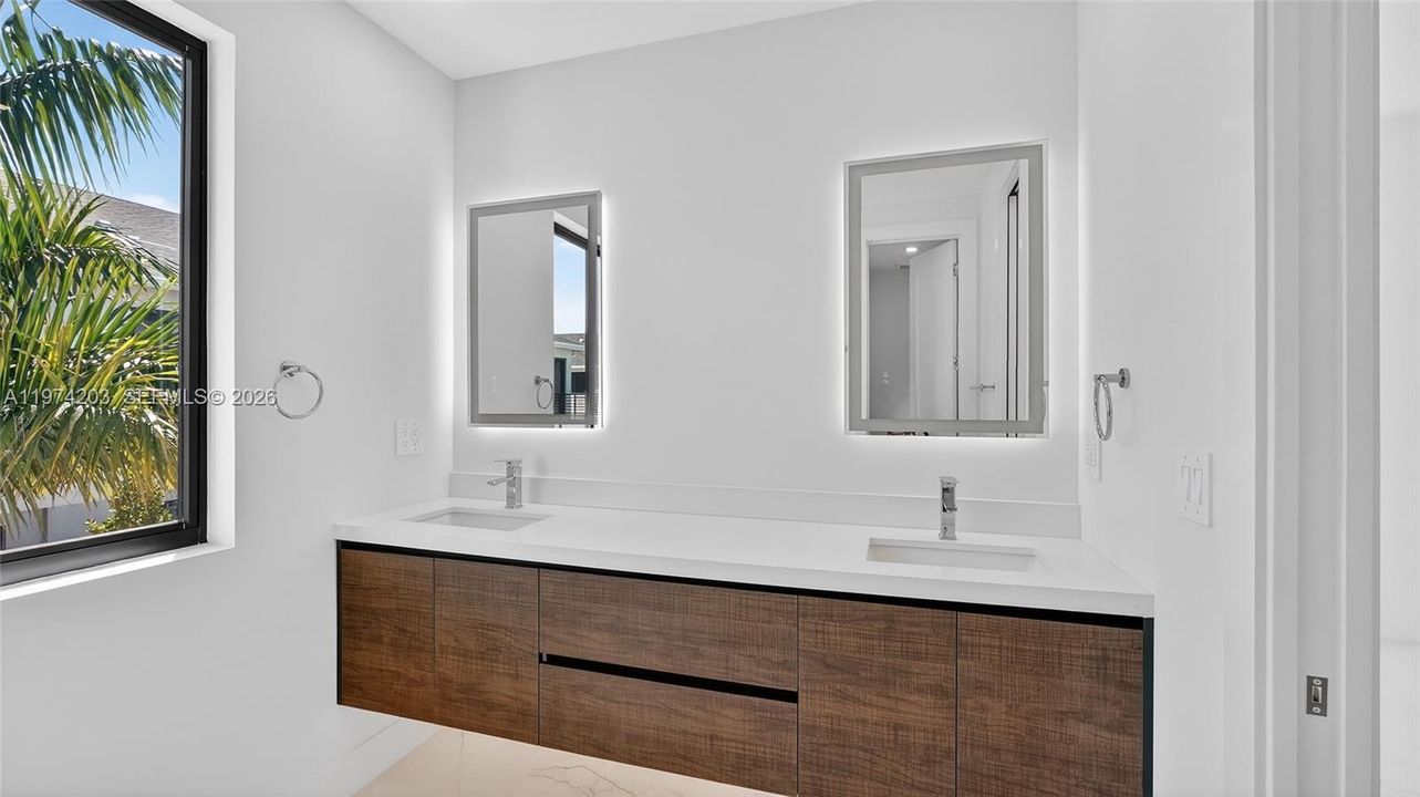 For Sale: $990,000 (3 beds, 2 baths, 2040 Square Feet)