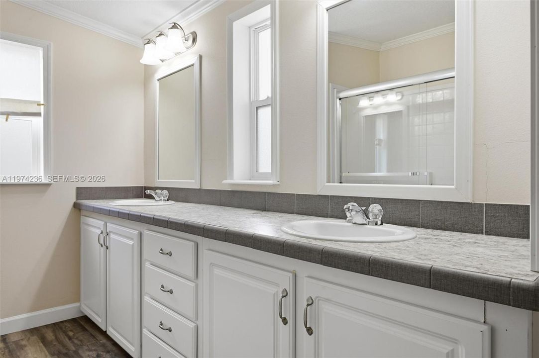 Activo con contrato: $170,000 (3 camas, 2 baños, 1350 Pies cuadrados)