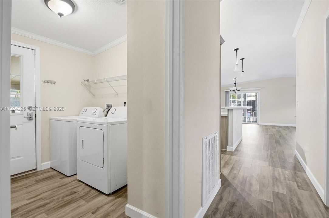 Activo con contrato: $170,000 (3 camas, 2 baños, 1350 Pies cuadrados)