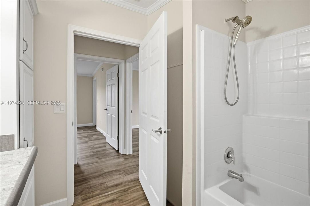 Activo con contrato: $170,000 (3 camas, 2 baños, 1350 Pies cuadrados)