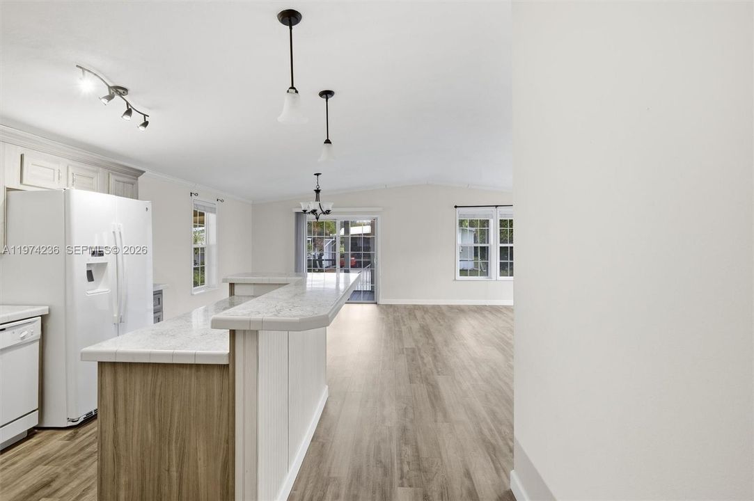 Activo con contrato: $170,000 (3 camas, 2 baños, 1350 Pies cuadrados)