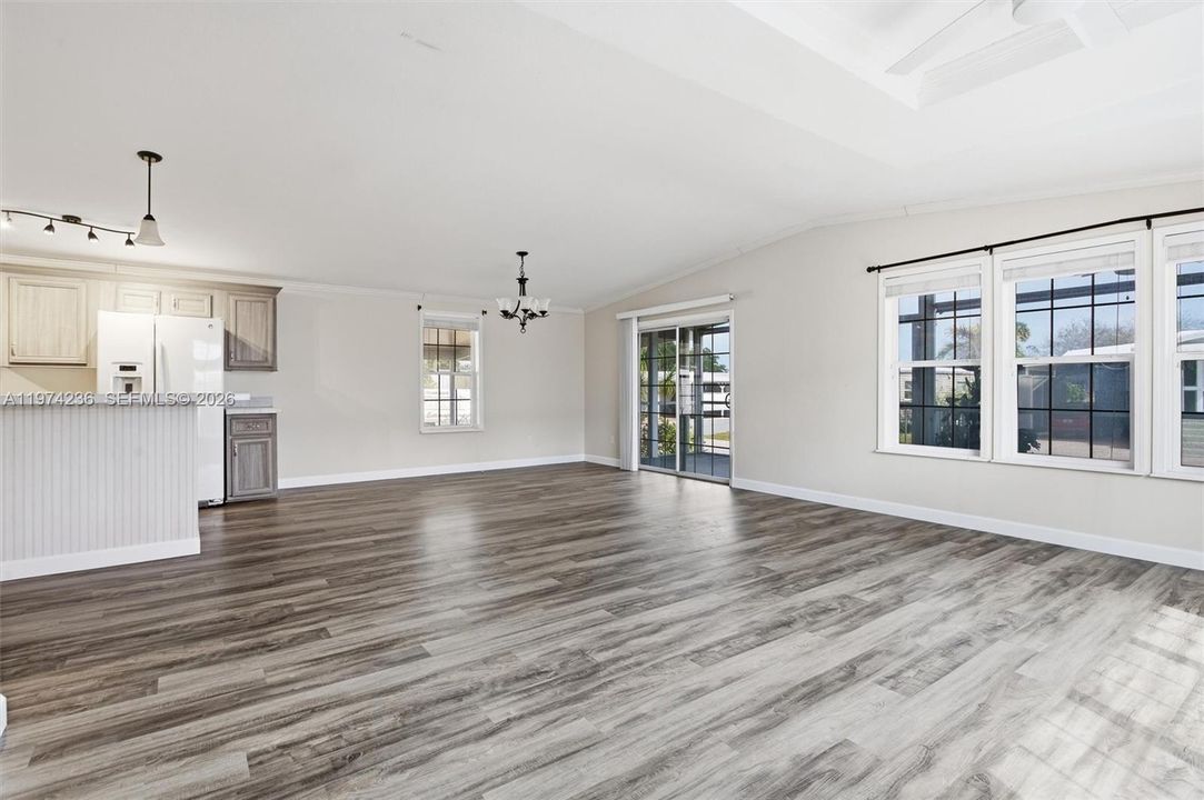 Activo con contrato: $170,000 (3 camas, 2 baños, 1350 Pies cuadrados)