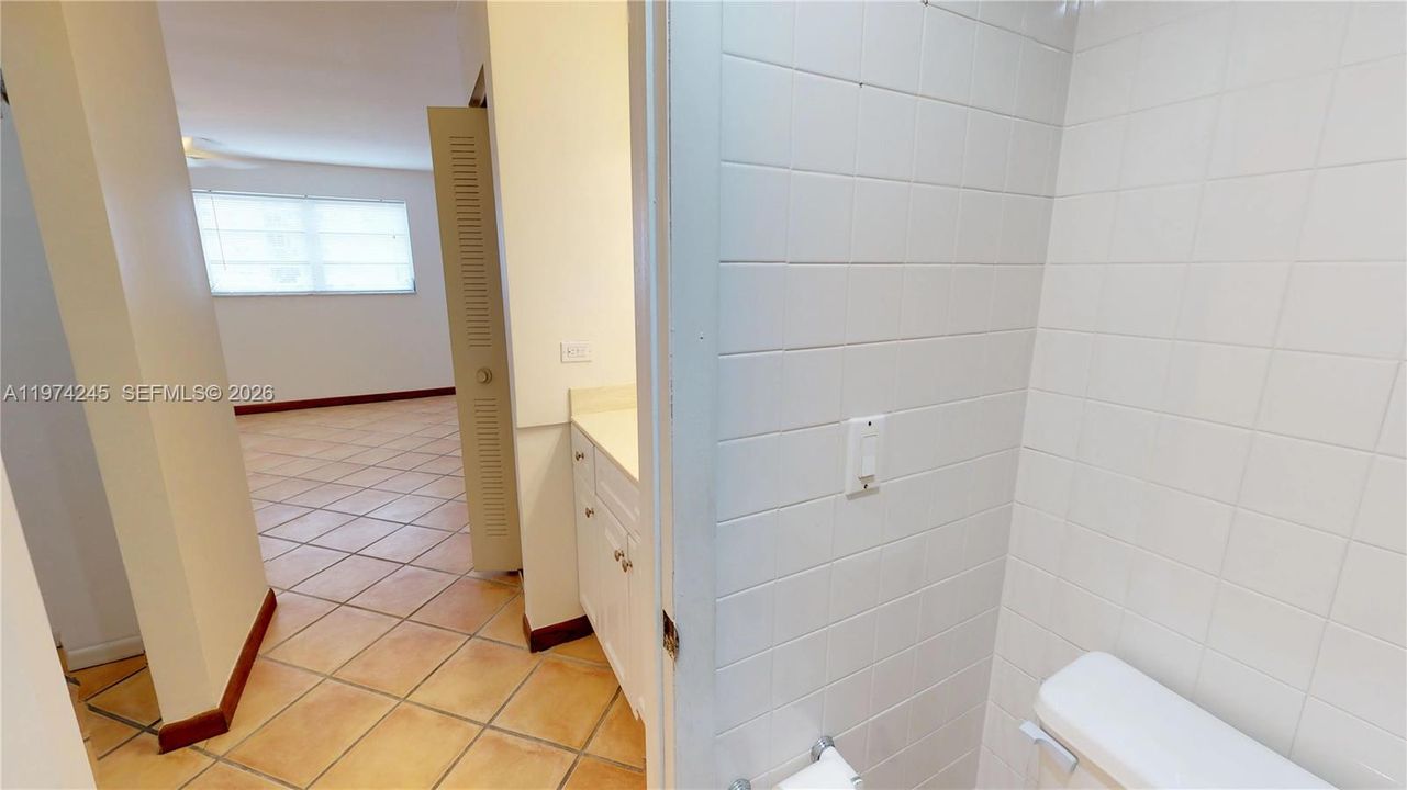 For Sale: $176,000 (1 beds, 1 baths, 750 Square Feet)