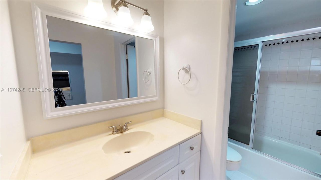 For Sale: $176,000 (1 beds, 1 baths, 750 Square Feet)