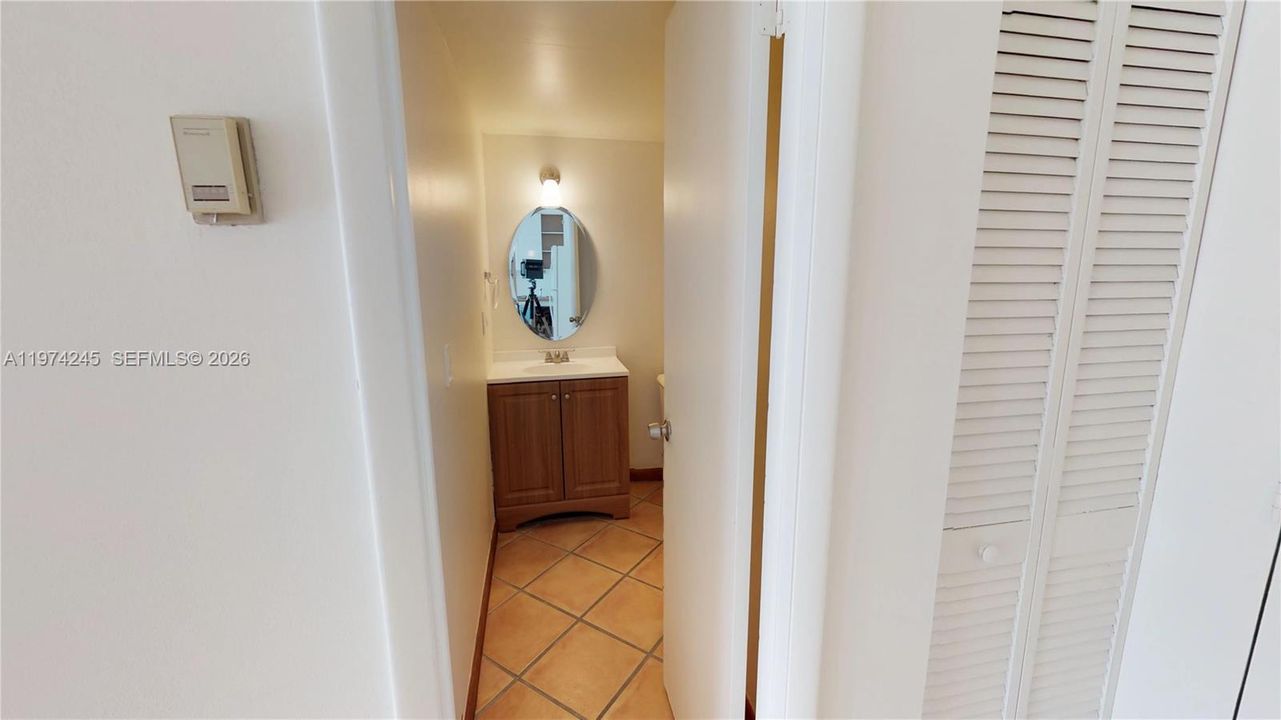 For Sale: $176,000 (1 beds, 1 baths, 750 Square Feet)